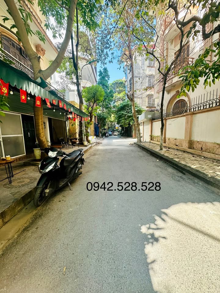 Căn hộ CCMN ngõ 6 Trích Sài 65m² giá 15 tỷ - Dòng tiền ổn định 1,2 tỷ/năm!