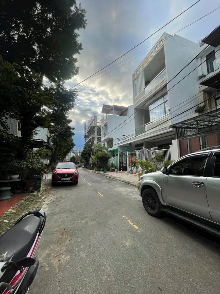 Đất nền Mỹ An 12 - 100m² giá 11.5 tỷ - Vị trí đắc địa gần sông biển!