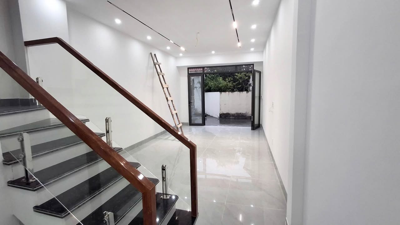 Nhà 4 tầng đường Cam Lộ, phường Hùng Vương 42m² giá chỉ 3.18 tỷ - Mặt tiền 4m, ngõ thông rộng rãi!