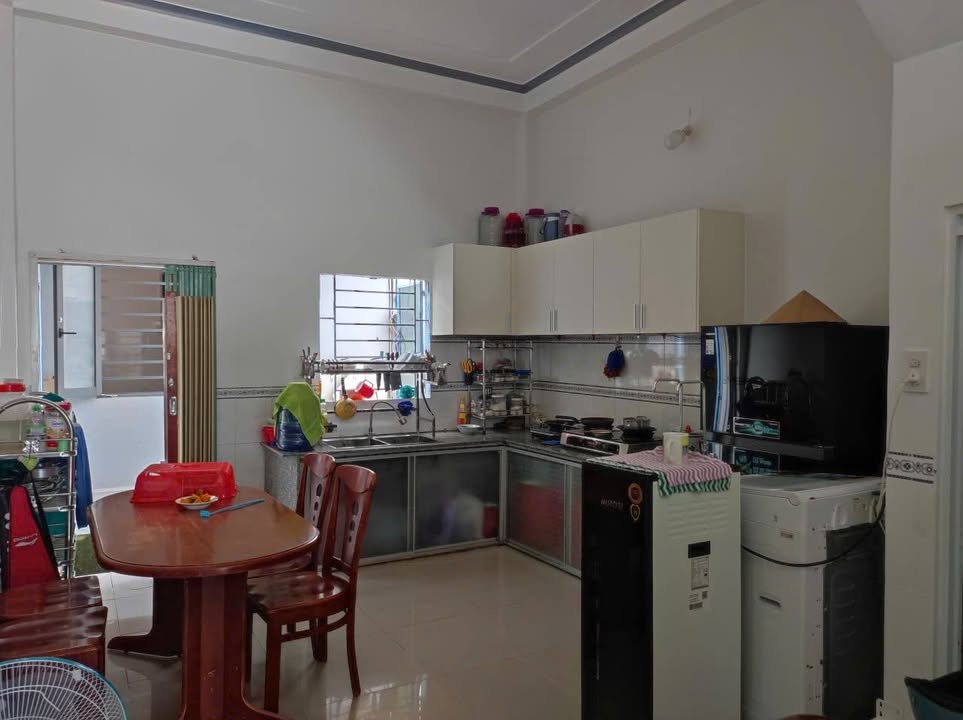 Nhà phố mới đẹp tại đường Trường Chinh, Long Xuyên - Giá chỉ 2.2 tỷ!