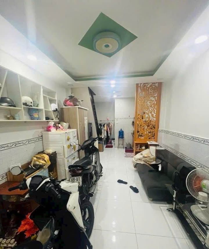 Nhà bán 2 tầng 25.5m² tại Văn Cao, Tân Phú - Giá 3.15 tỷ, sổ hồng chính chủ!