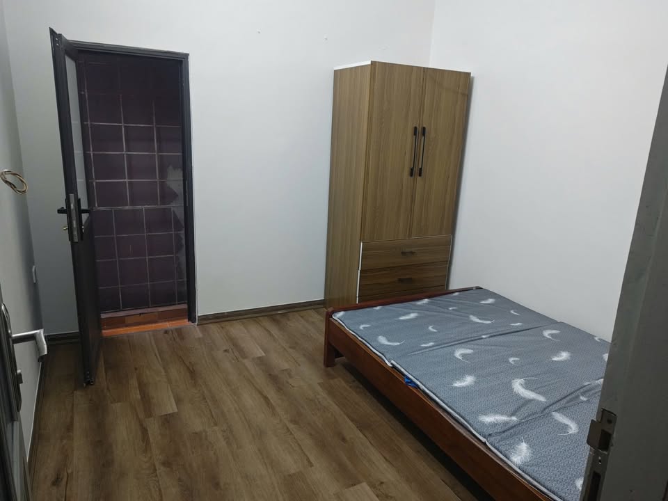 Cho thuê nhà nguyên căn ngõ 16 Hoàng Hoa Thám, quận Ba Đình 40m² giá 15 triệu - Phù hợp cho hộ gia đình!