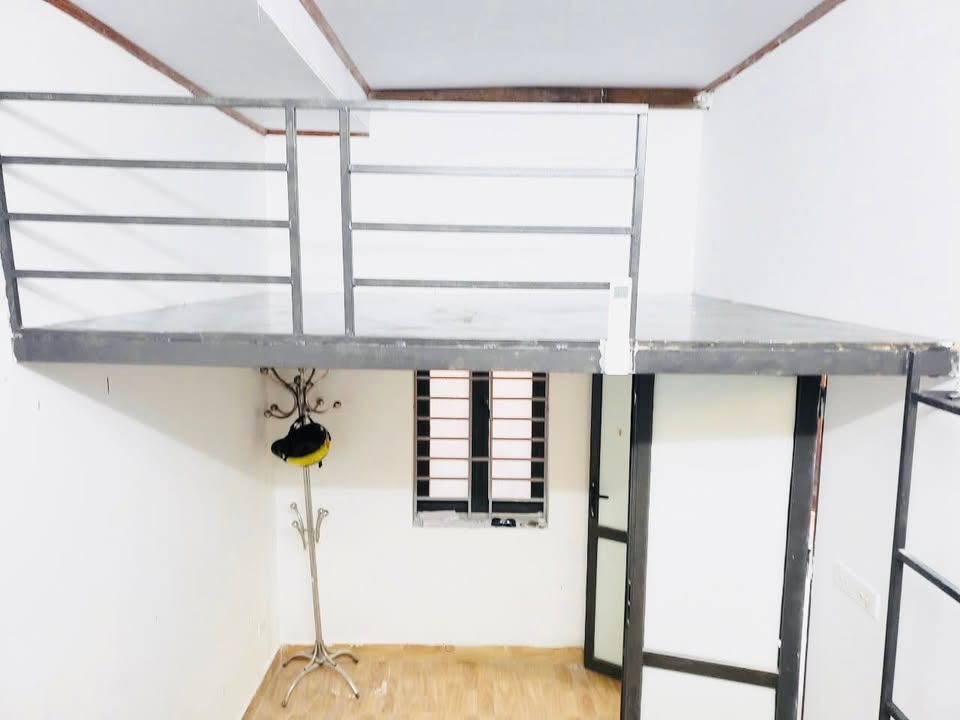 Nhà riêng 2 tầng tại Ngõ Thổ Quan, Đống Đa - Giá thuê 6 triệu/tháng, đầy đủ nội thất!