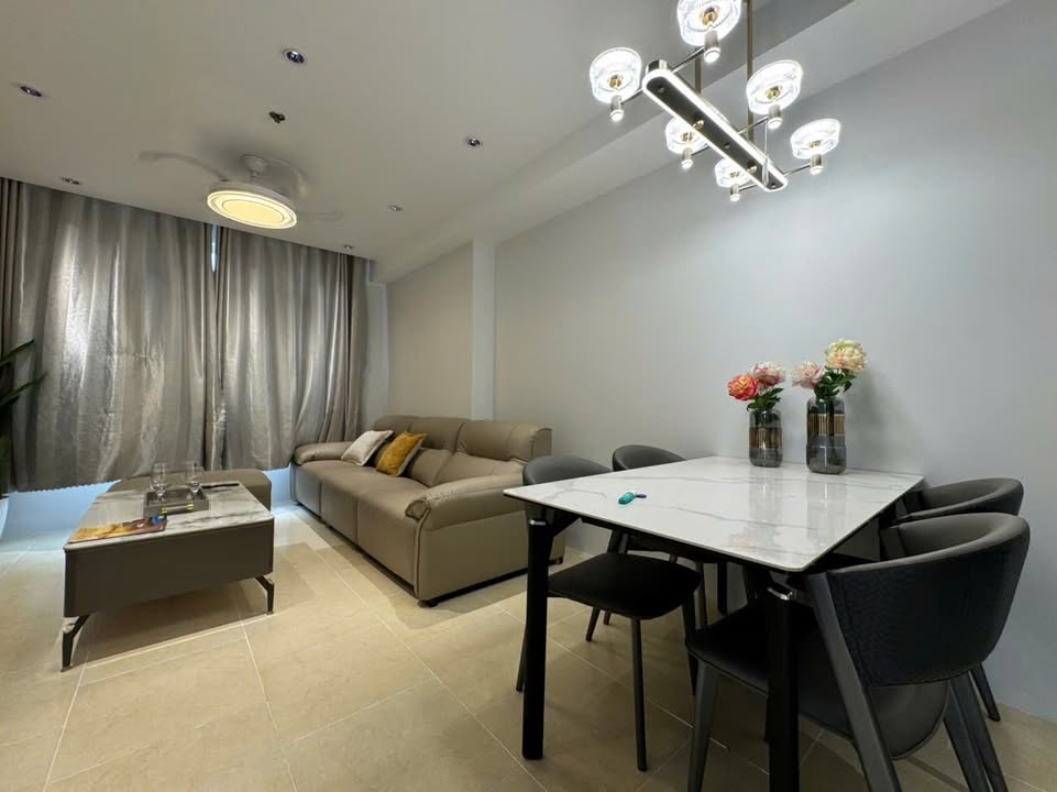 Căn hộ Bảy Hiền Tower Tân Bình 82m² giá 3.95 tỷ - Full nội thất sang trọng!