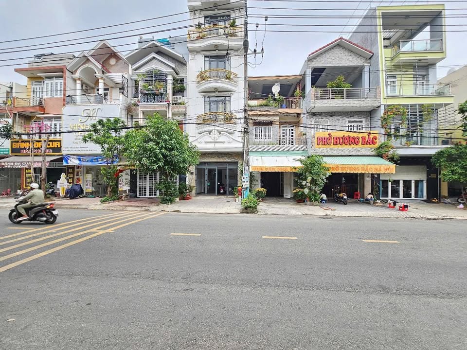 Nhà mặt tiền kinh doanh Dĩ An 68.8m² giá 8.5 tỷ - Cơ hội đầu tư sinh lời!