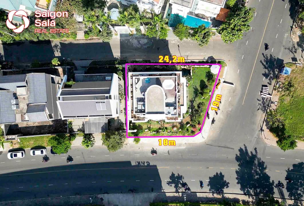 Biệt thự góc 3 mặt tiền Phú Mỹ Hưng quận 7, 370m² giá 165 tỷ - Cơ hội vàng cho nhà đầu tư!