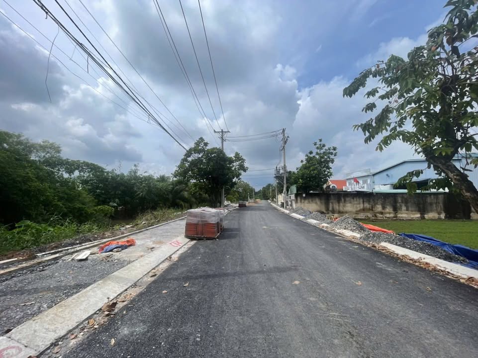 Đất vườn Nhị Bình, Hóc Môn 1300m² giá 7,5 tỷ - Đầu tư sinh lời ngay!