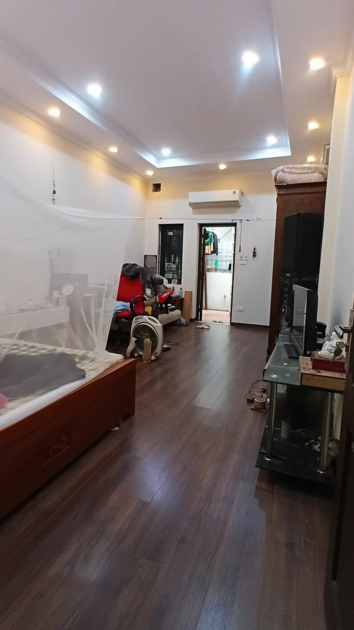 Nhà 2 tầng Phú Diễn 70m² giá 2.1 tỷ - Gần mặt đường ô tô