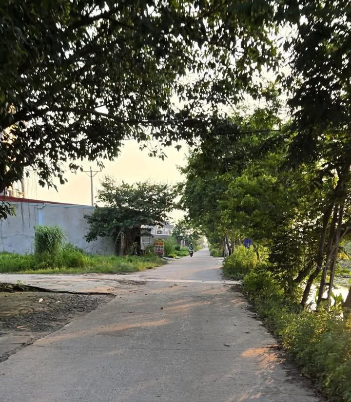 Đất nền Hưng Long 100m² giá 4 tỷ - Lô góc mặt đường ô tô rộng rãi!