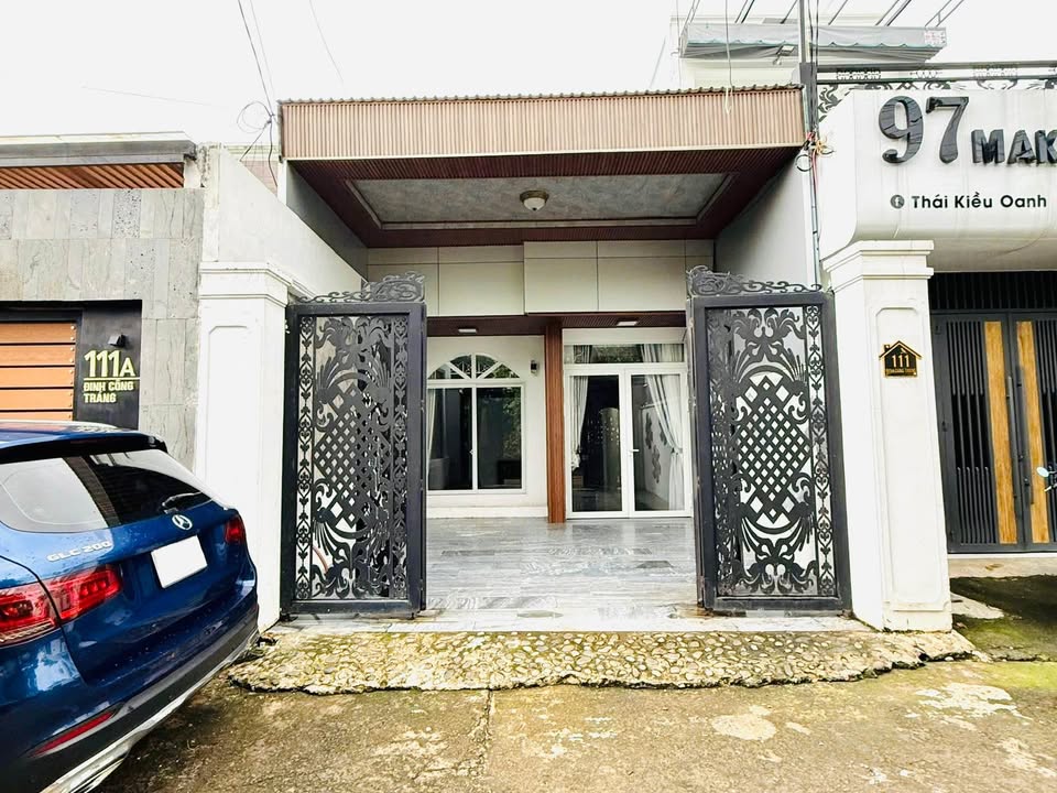 Nhà Mặt Tiền Đinh Công Tráng Buôn Ma Thuột 95m² giá 4.15 tỷ - Sẵn sàng vào ở!