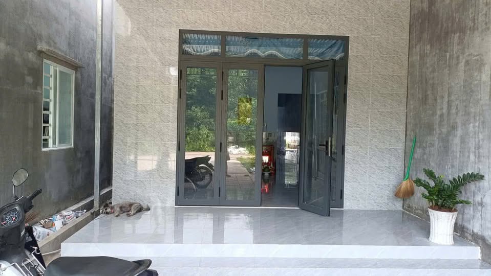 Nhà phố Tân Khai, Hớn Quản 250m² giá 699 triệu - Dọn vào ở ngay!