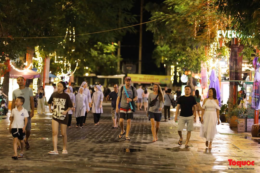 Đất lô góc 3 mặt tiền biển Mỹ Khê 190m² - Hạ giá bán nhanh!