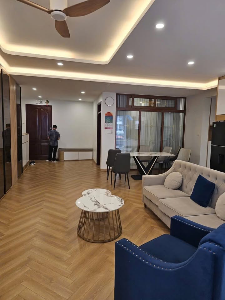 Căn hộ 3 phòng ngủ Tòa 18T1 Nam Trung Yên 116m² giá 11.2 tỷ - Sẵn sàng vào ở!