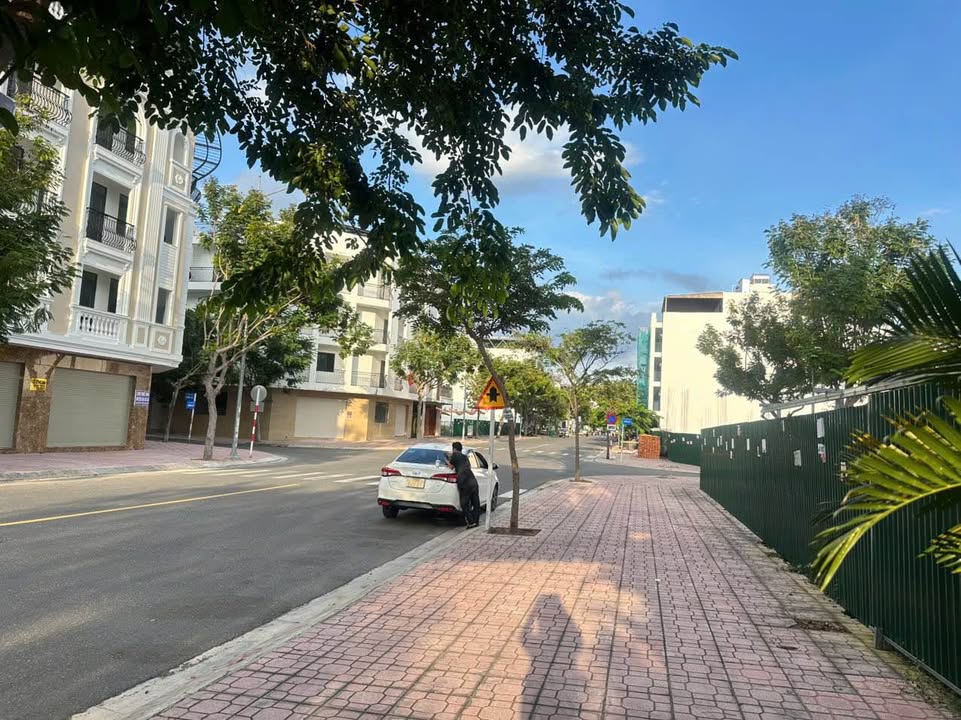 Nhà cho thuê 4 tầng đường số 7, Nha Trang 235m² - Thang máy hiện đại, thích hợp kinh doanh!