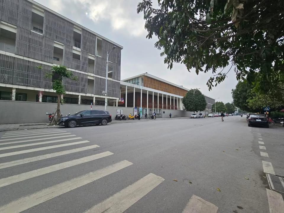 Bán đất mặt phố Ngọc Thụy, Long Biên 325m² giá chỉ 14 triệu/m² - Đầu tư lý tưởng!