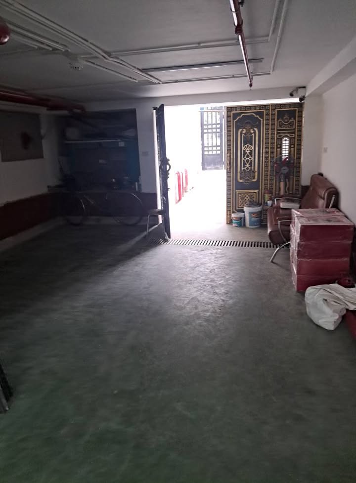 Nhà mặt phố Nguyễn Sơn 40m² giá 5 triệu - Hầm để xe an toàn 24/7!