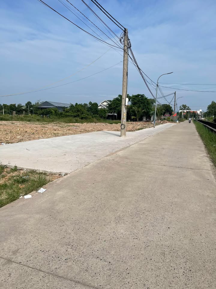 Đất nền Ninh Dương Móng Cái 228m² giá chỉ 1 tỷ - Tiềm năng phát triển vượt trội!