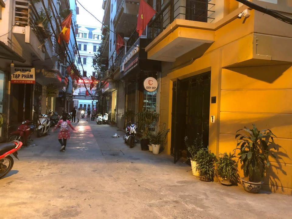 Nhà riêng Lý Nam Đế 50m² giá 26 triệu - Nội thất đầy đủ, ô tô vào tận nơi!