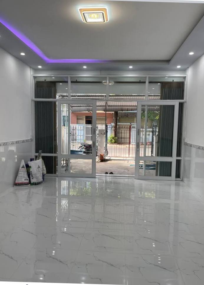 Nhà phố đường Hàm Nghi, Tuy Hòa, 85m² giá 4 tỷ - Thích hợp mở văn phòng, kinh doanh!