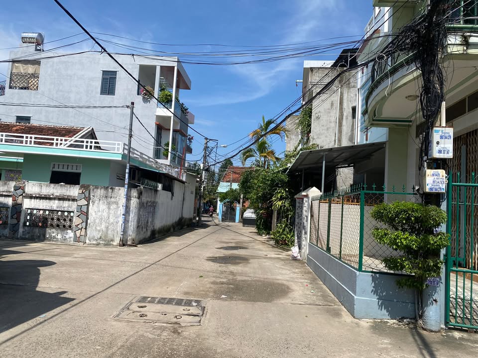 Nhà 2 tầng đường Hàm Nghi, Phường 2 Tuy Hòa 120m² giá 3.9 tỷ - Sổ đỏ chính chủ!