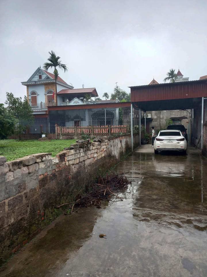 Nhà 2 tầng tại Đồng Lạc, Hoài Đức 226m² giá 2 tỷ - Vị trí đắc địa gần trường và chợ!