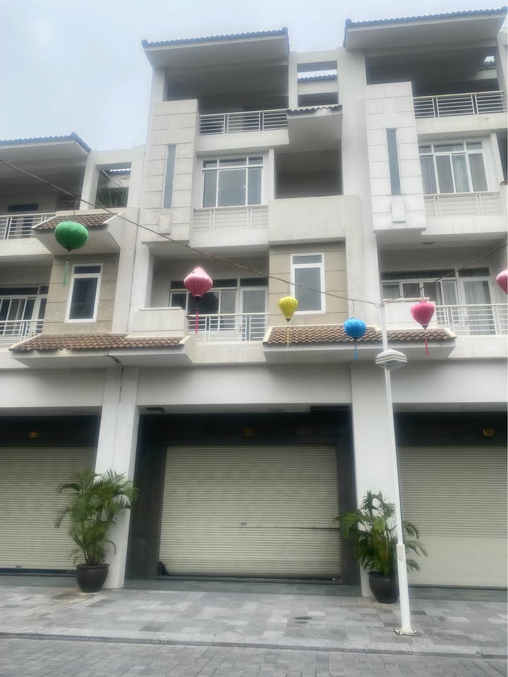 Nhà liền kề Đông Nam Cảng Tuần Châu 81m² giá 6 tỷ - Đón nắng sớm, đầu tư sinh lời!