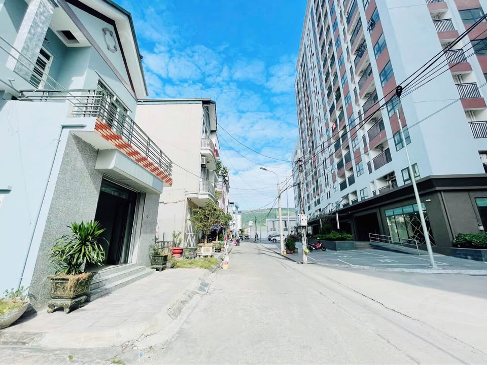 Nhà lô góc 2 mặt tiền Cẩm Bình, 65m² giá 3 tỷ - Kinh doanh thuận lợi!