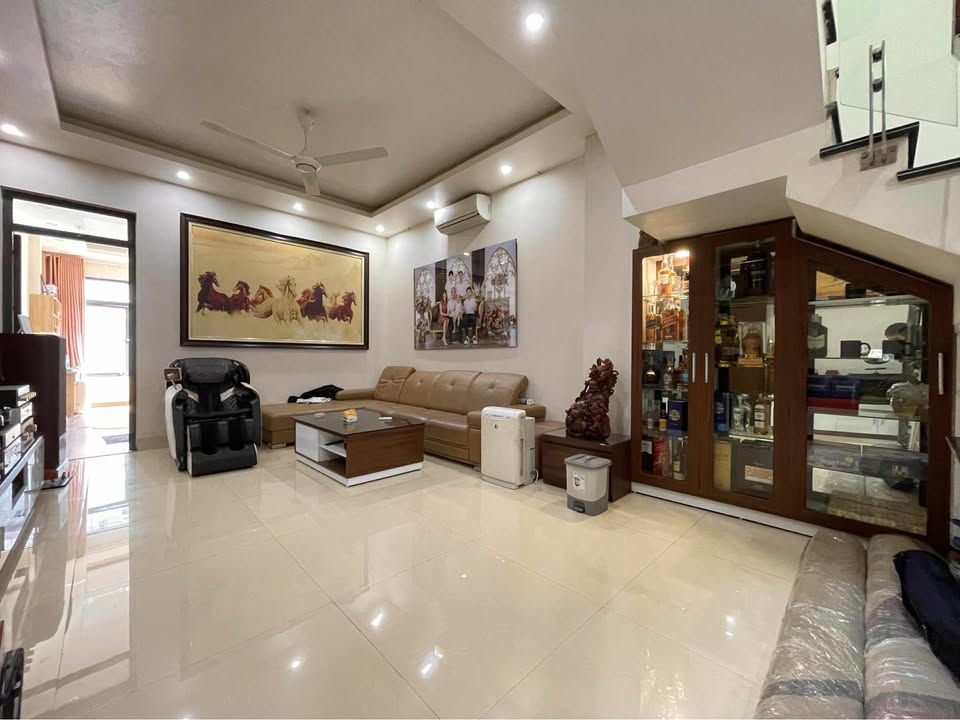 Nhà 3 tầng Hạ Long 67m² giá 5 tỷ - Đầu tư sinh lời ngay trung tâm!