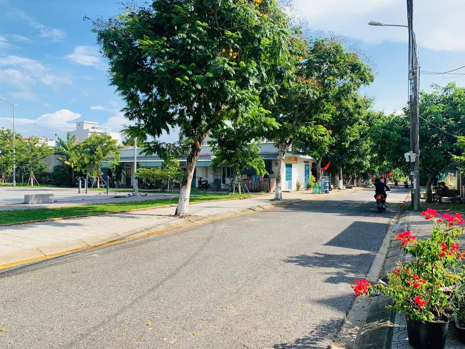 Bán đất biển Tân Trà – Bát Nàn Công Chúa 100m² giá 4 tỷ - Lô đẹp, gần biển!