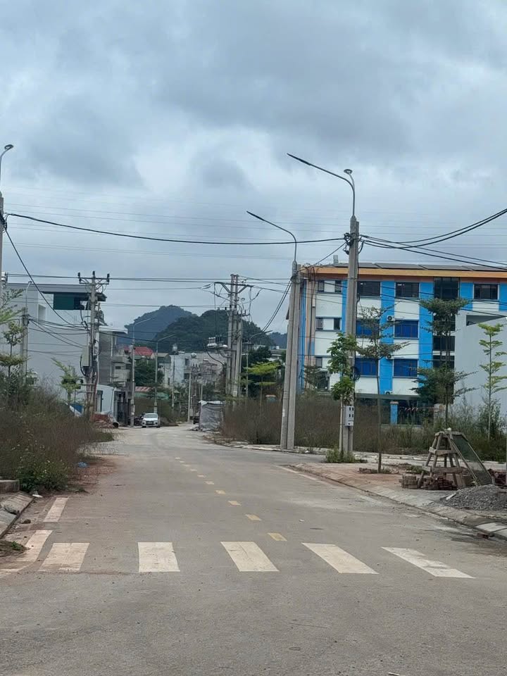 Đất nền phường Chiềng Cơi 100m² giá thỏa thuận - Vị trí đắc địa gần trường Bình Minh!