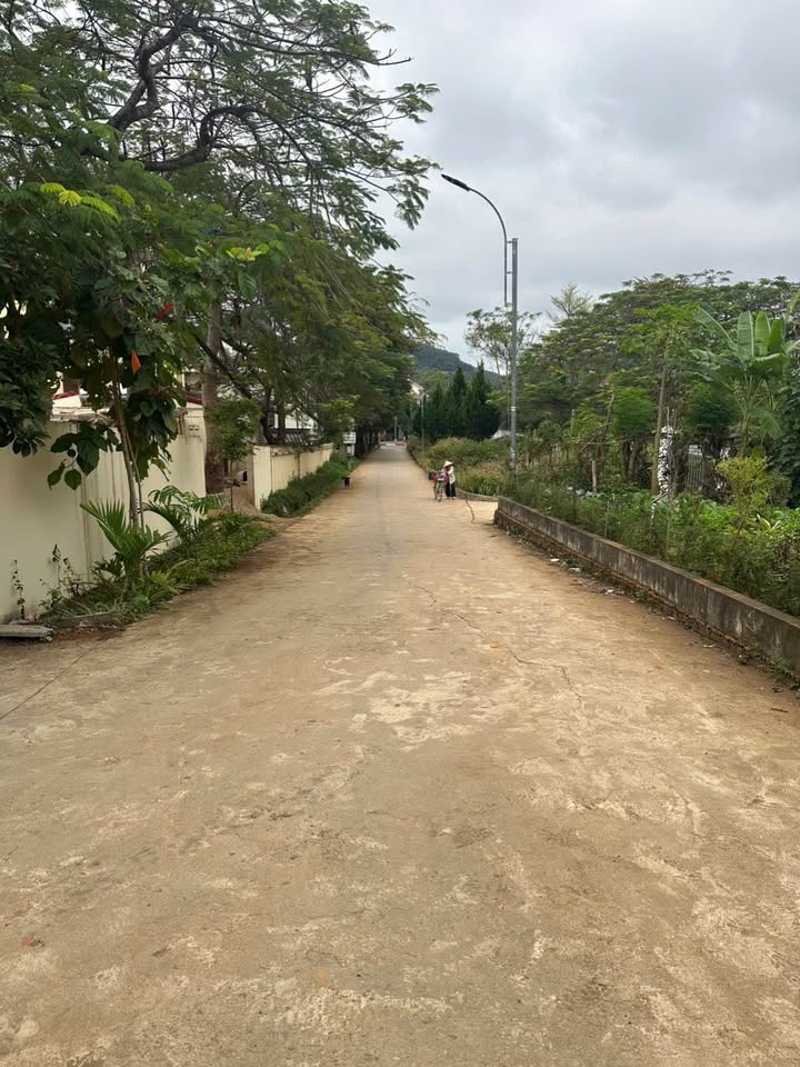 Nhà cấp 4 tổ 3 Chiềng Sinh 174m² giá chỉ 1 tỷ - Vị trí siêu đẹp cách QL6 chỉ 50m!