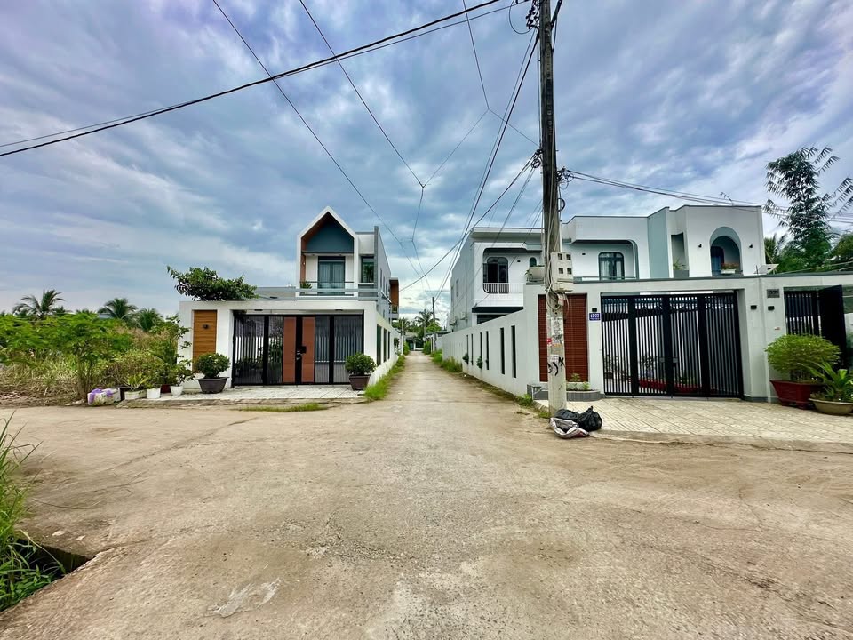 Đất nền liền kề Phường 10, Mỹ Tho 100m² giá 1 tỷ - Đường ô tô, hướng Tây!