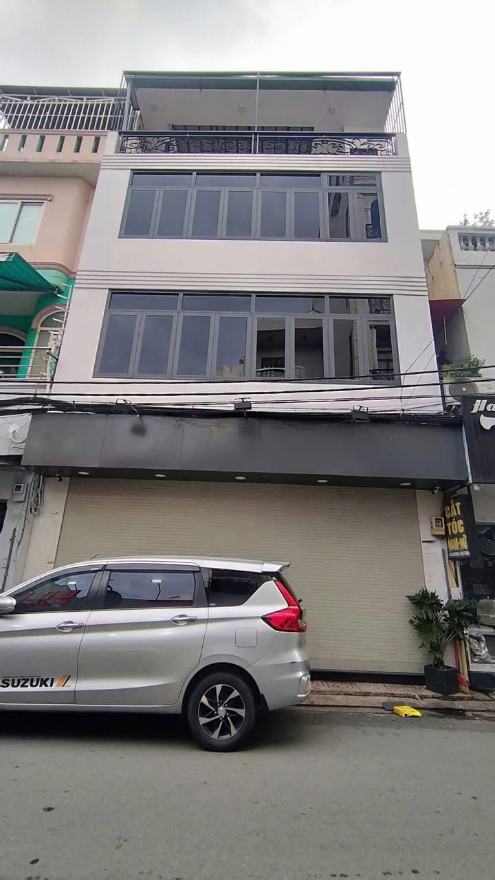 Nhà 4 tầng cho thuê mặt tiền Đồng Xoài, quận Tân Bình - Chỉ 20 triệu/tháng!