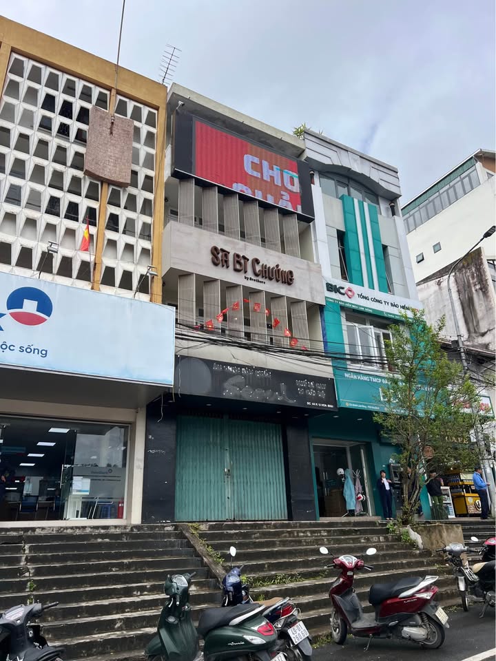 Nhà mặt tiền cho thuê 2 mặt tiền đường Nam Kỳ Khởi Nghĩa - Đà Lạt 90 triệu/tháng - Vị trí đắc địa cho kinh doanh!