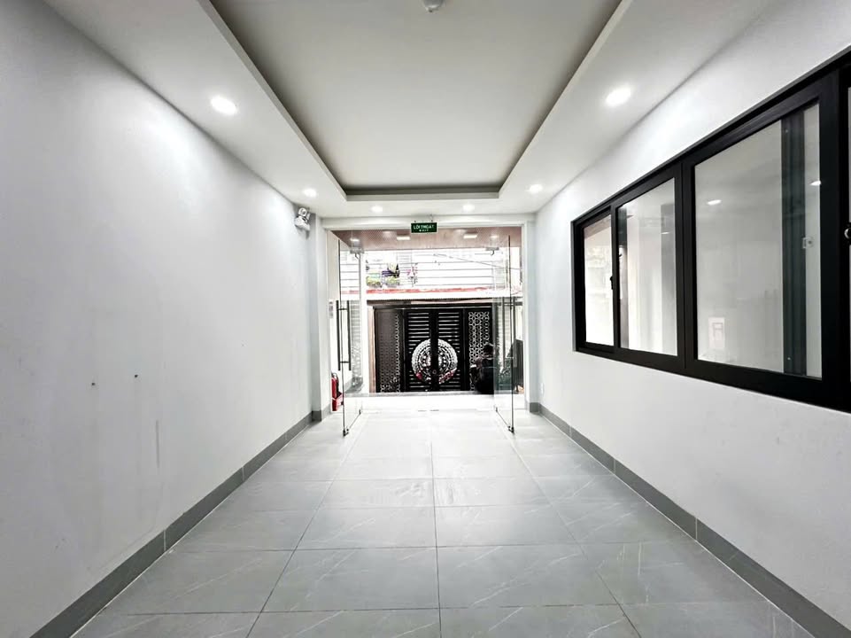 Mặt bằng kinh doanh/ văn phòng 30m² tại Tô Hiến Thành, Q10 - Chính chủ, vị trí đắc địa!