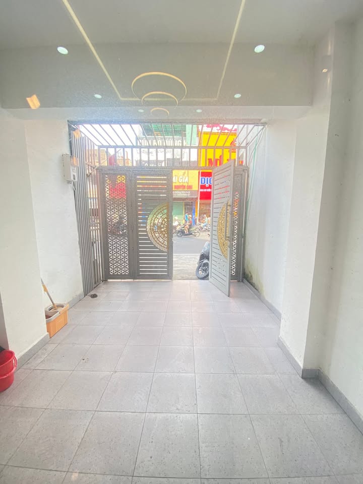 Nhà mặt tiền cho thuê tại Bình Thạnh 70m² giá 32 triệu - Thiết kế hiện đại, tiện nghi đầy đủ!
