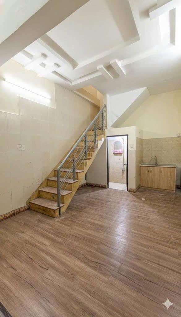 Nhà cho thuê Đặng Văn Ngữ, Phú Nhuận 25m² giá 8.5 triệu - Vị trí thuận lợi, an ninh!