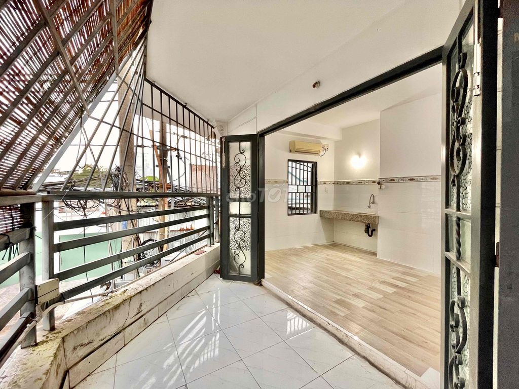 Studio bancol chill tại Đường Hòa Bình, 25m² giá 3.2 triệu - Sẵn sàng vào ở!