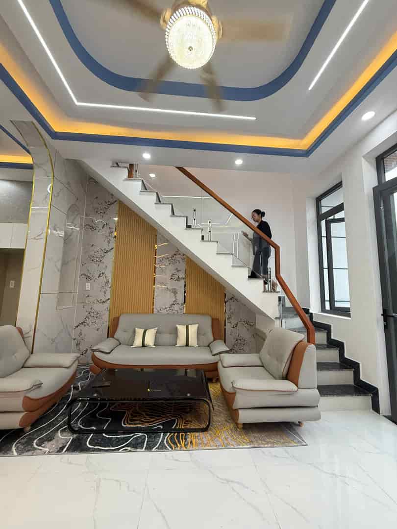 Nhà đẹp tại Bình Chánh - 180m² chỉ 2.95 tỷ - Sẵn sàng vào ở!