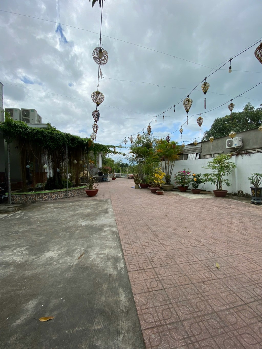 Mặt bằng kinh doanh cho thuê tại đường Nguyễn Trãi, Diên Lạc 1200m² - Vị trí đắc địa, phù hợp nhiều loại hình kinh doanh!