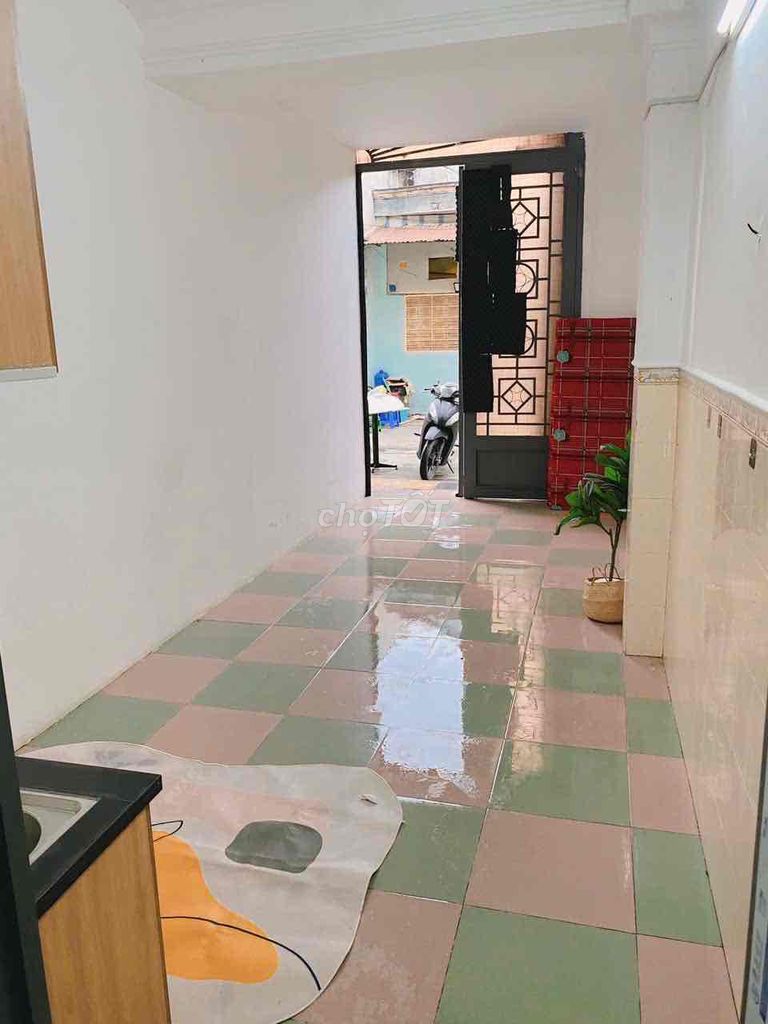 Cho thuê kiot kinh doanh tại khu Tên Lửa, 22m² chỉ 3.3 triệu - Mặt tiền hẻm thuận tiện!