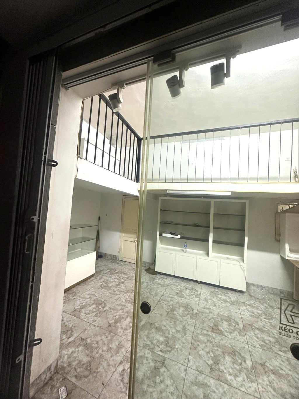 Cửa hàng cho thuê tại Đống Đa 20m² giá chỉ 4,5 triệu - Vị trí đắc địa ngay phố Tôn Đức Thắng!