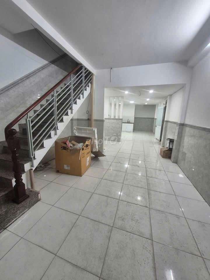 Nhà cho thuê hẻm xe hơi Tám Danh P4 Quận 8 52m² - Gần Parkmall, tiện đi lại!