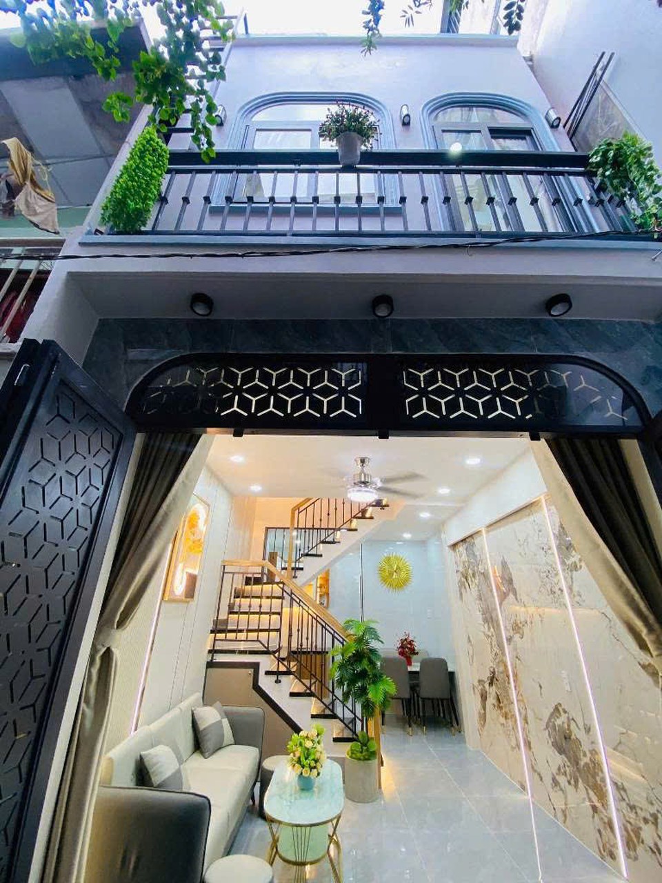 Nhà vuông SHR 2 tầng Gò Vấp 23m² giá 2.95 tỷ - Full nội thất đẹp!