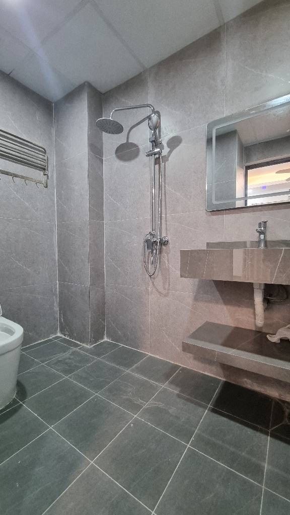 Nhà xây mới Minh Khai 34m² giá 8 tỷ - Full nội thất, ngõ thông rộng!