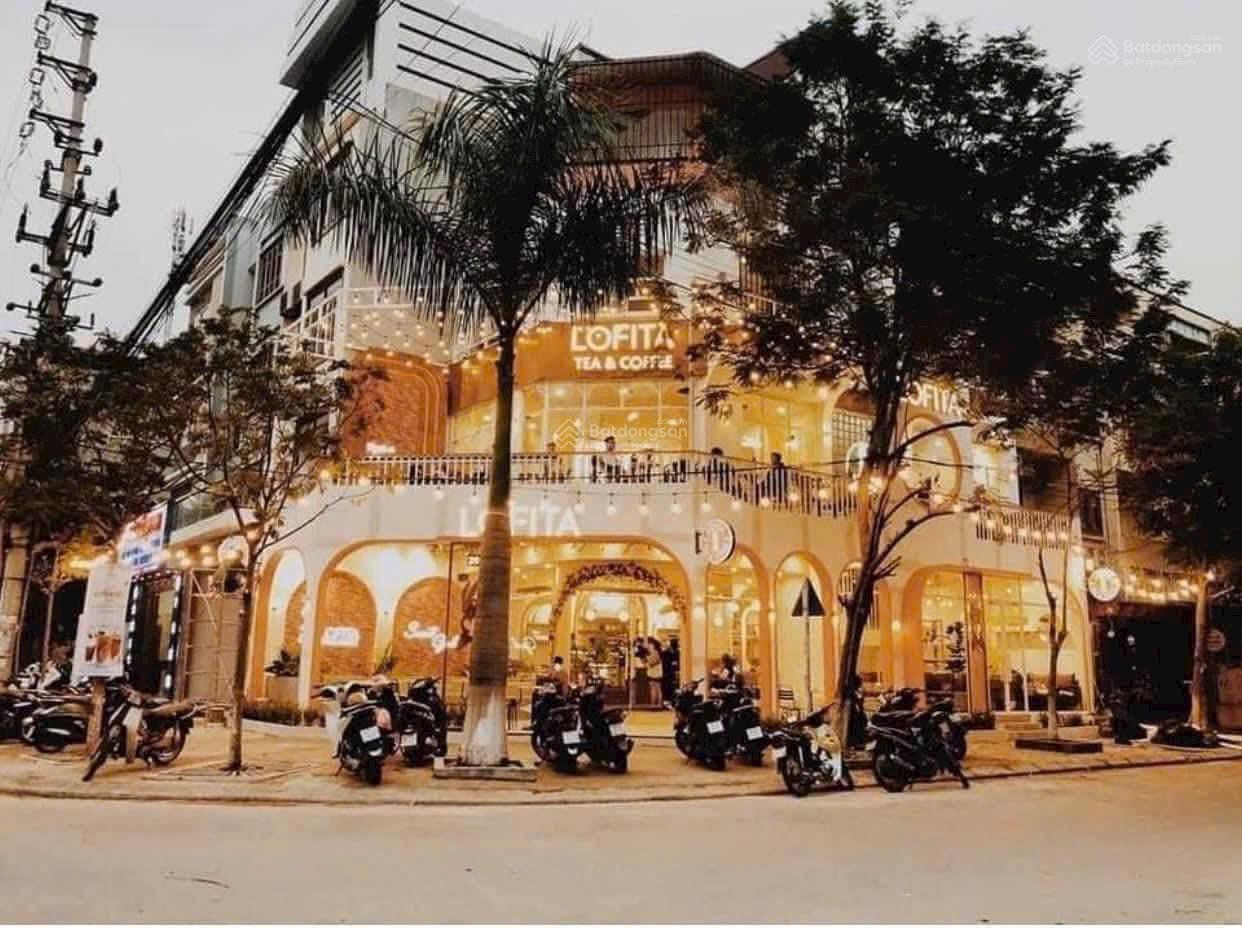 Nhà cho thuê phố Thuốc Bắc 390m² giá 450 triệu - Kinh doanh đa dạng ngay lập tức!