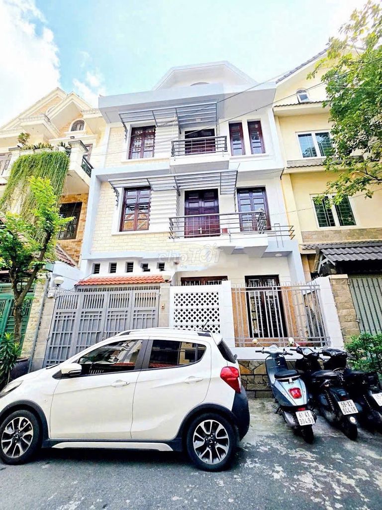 Cho thuê nhà đường Nguyễn Trọng Tuyển, Phường 10, Quận Phú Nhuận 144m² - Không gian lý tưởng cho kinh doanh!