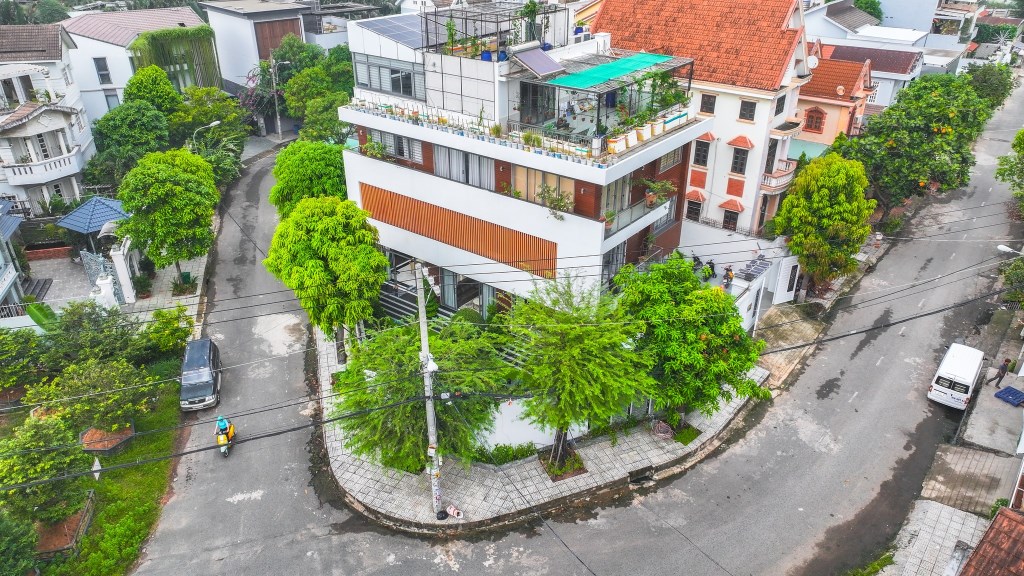 Biệt thự Thạnh Lộc Quận 12 484m² giá 54 tỷ - Sống đẳng cấp với hầm rượu độc đáo!