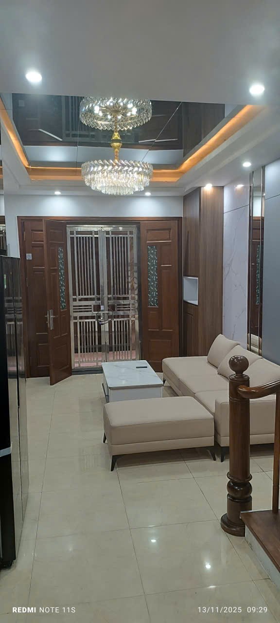 Bán nhà 5 tầng 34m² ngõ 1194 đường Láng, Đống Đa - Thiết kế hiện đại, đầy đủ nội thất!