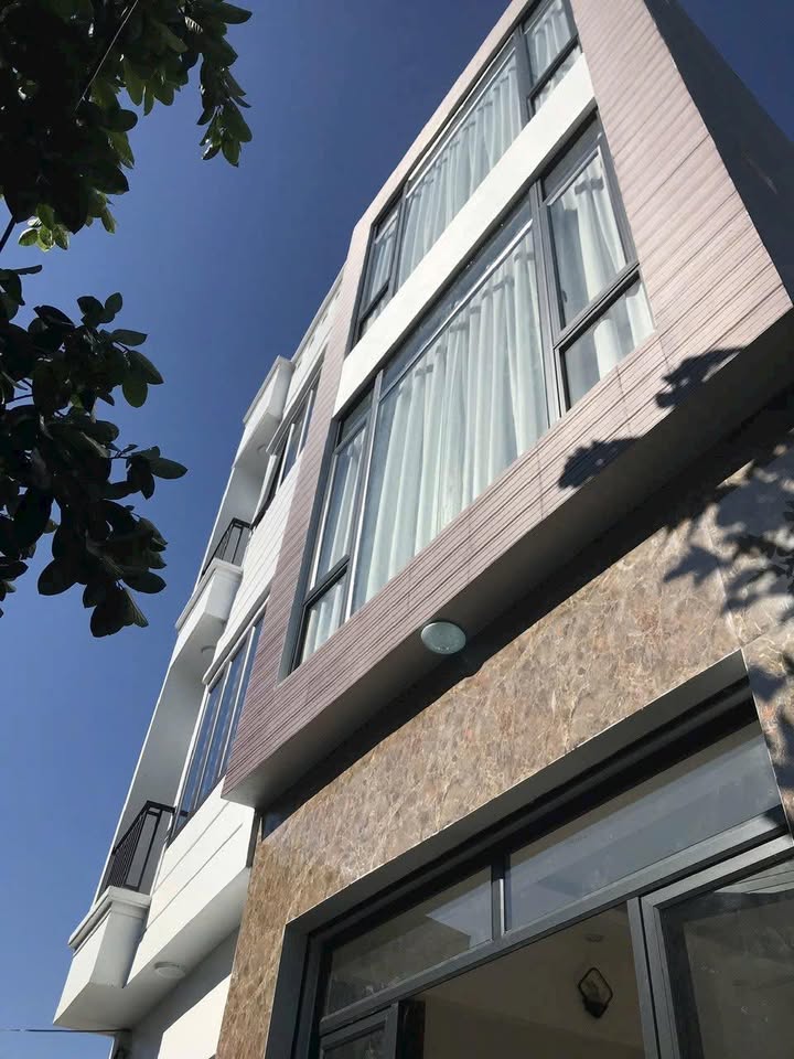 Nhà 3 tầng ngõ phố Lê Cảnh Tuân, Hải Tân, 44m² giá 2 tỷ - Chính chủ bán gấp!